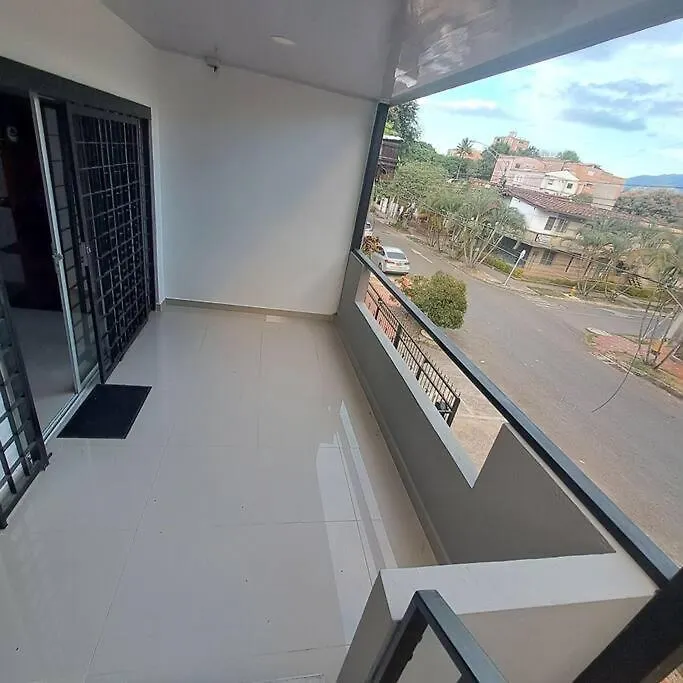 Casa Central En La Floresta! Medellin 0*,