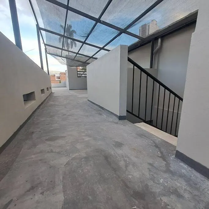 Casa Central En La Floresta! Medellin