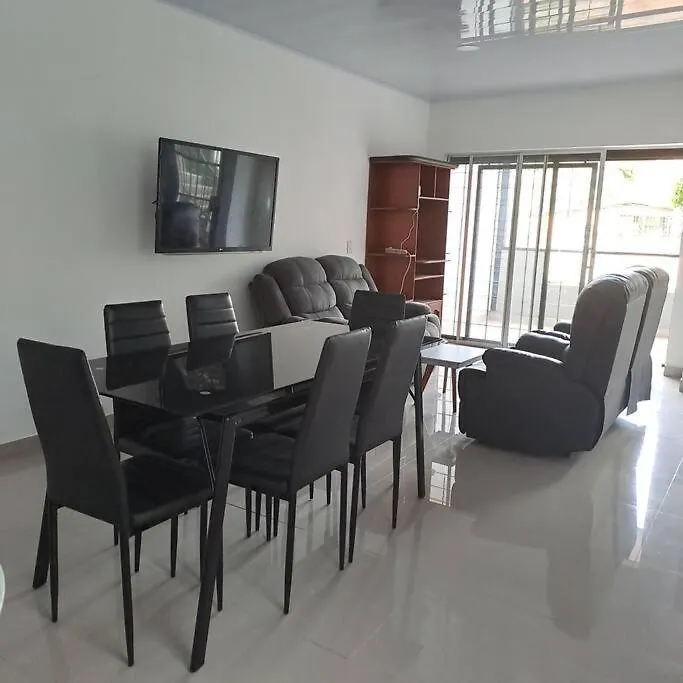 Apartment Casa Central En La Floresta! Medellin