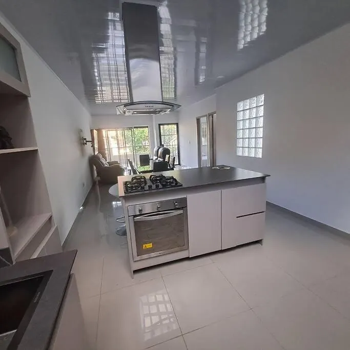 아파트 Casa Central En La Floresta! 메딜린 콜롬비아