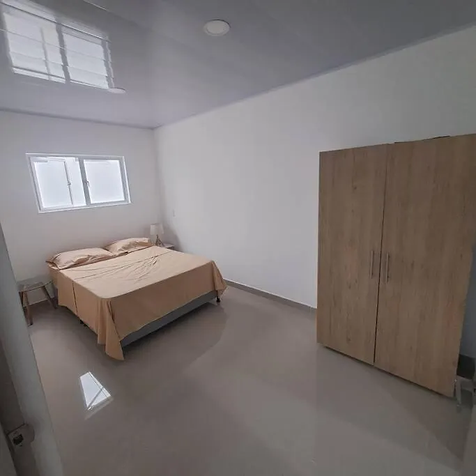 Casa Central En La Floresta! 메딜린 콜롬비아